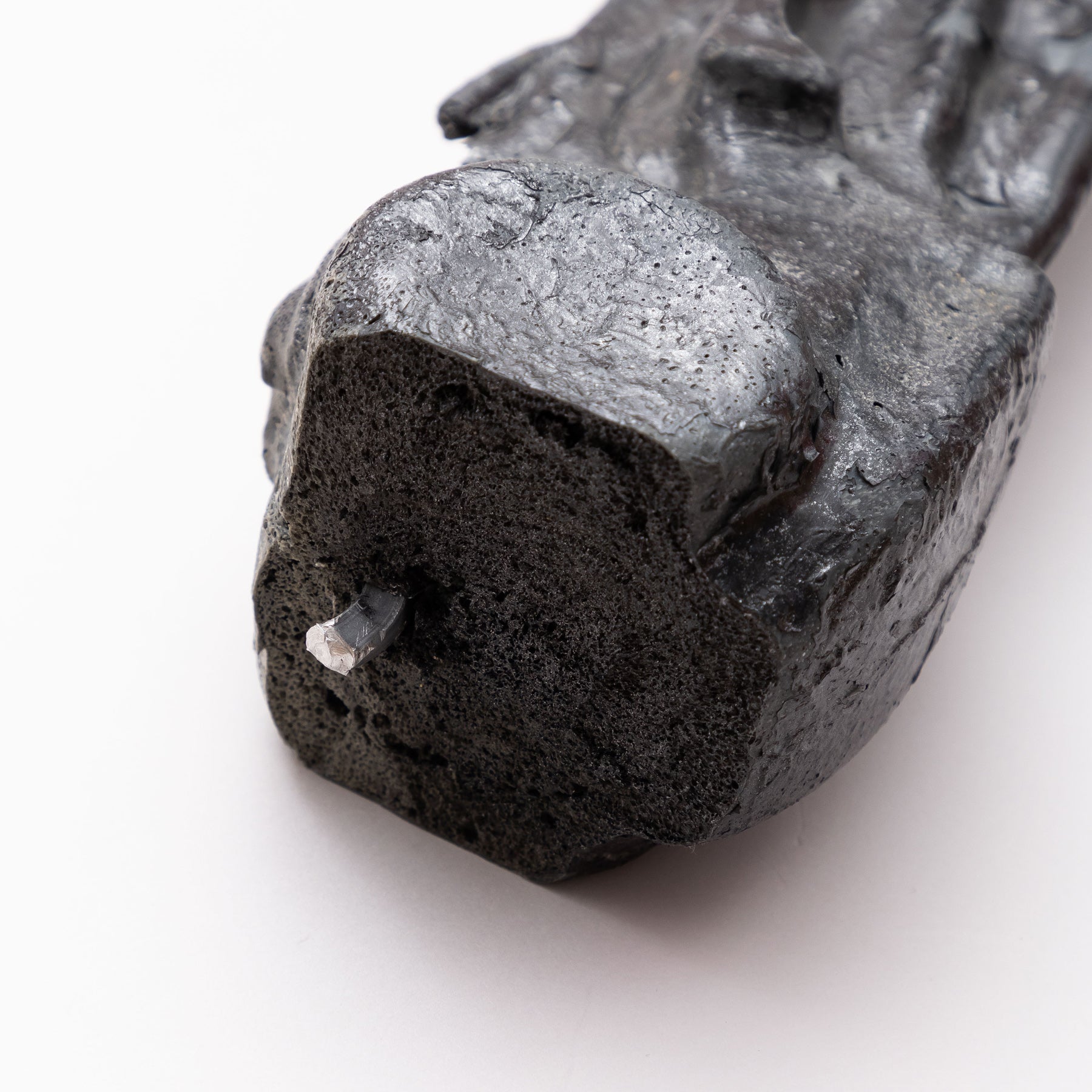 映画「マトリックス レボーションズ」の撮影で実際に使用された小道具、 機械の軍隊歩兵「センチネル」の腕(脚)とメインセクションを繋ぐセクション(関節部)