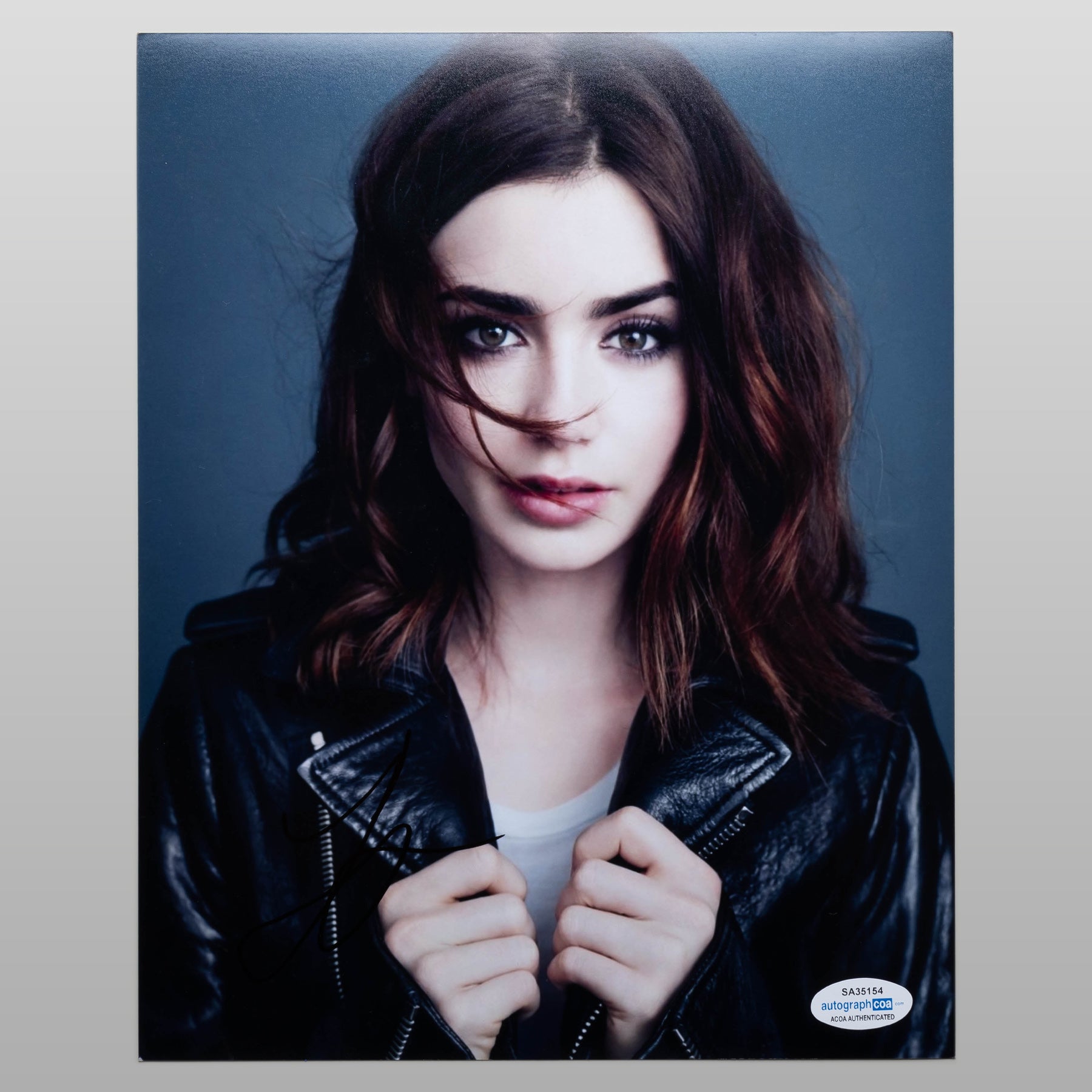 リリー・コリンズ