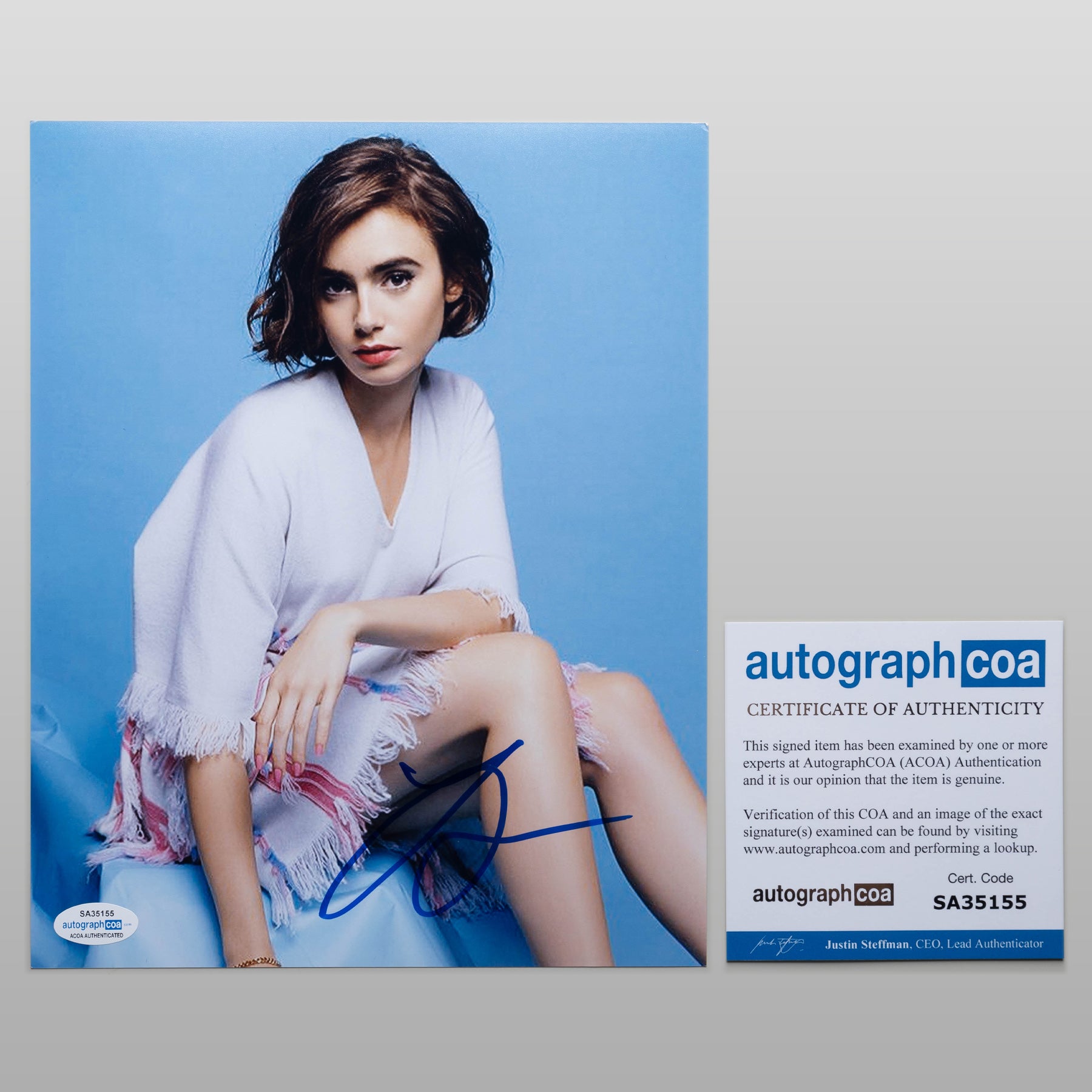 リリー・コリンズ