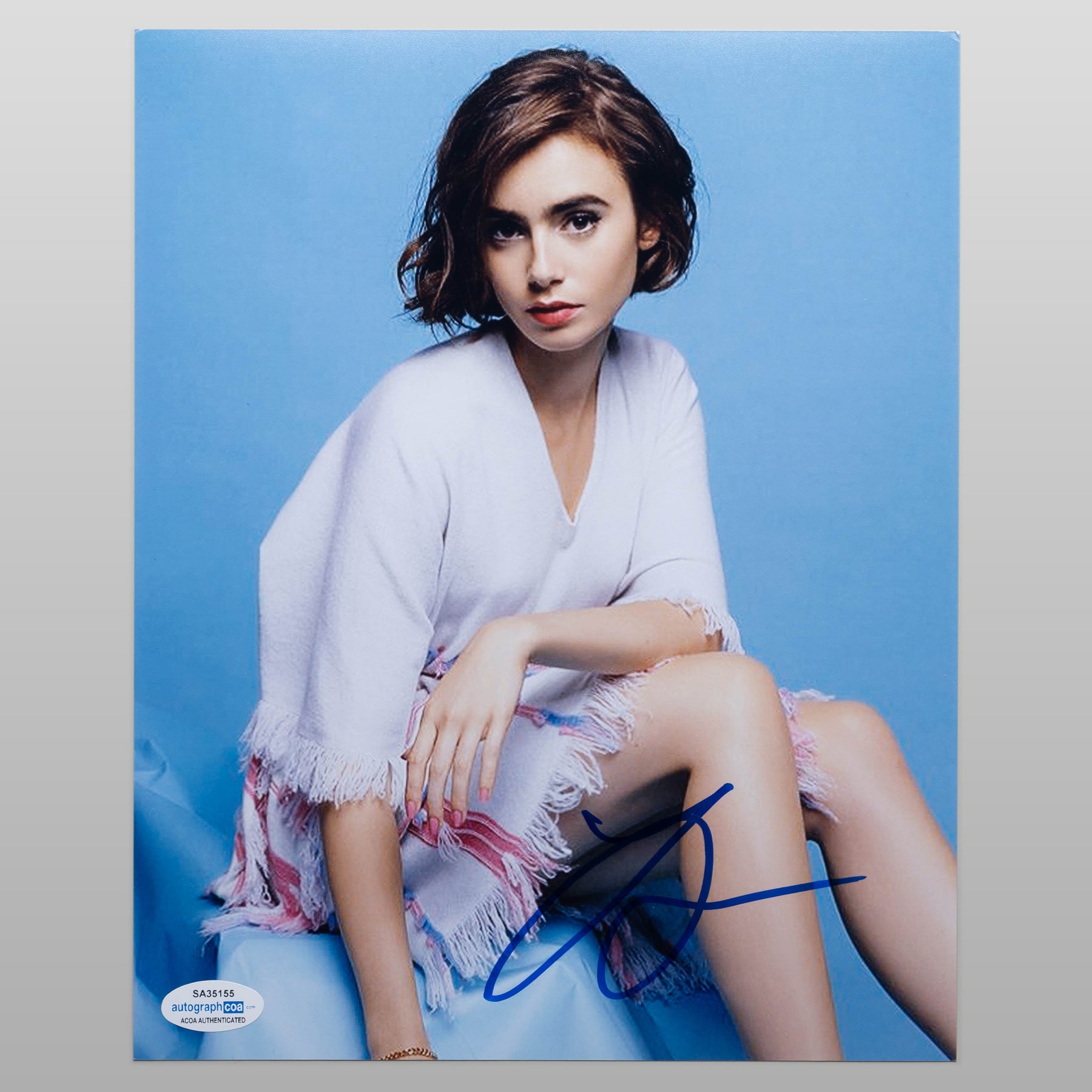 リリー・コリンズ